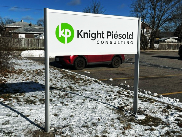 Knight Piesold Pylon Sign